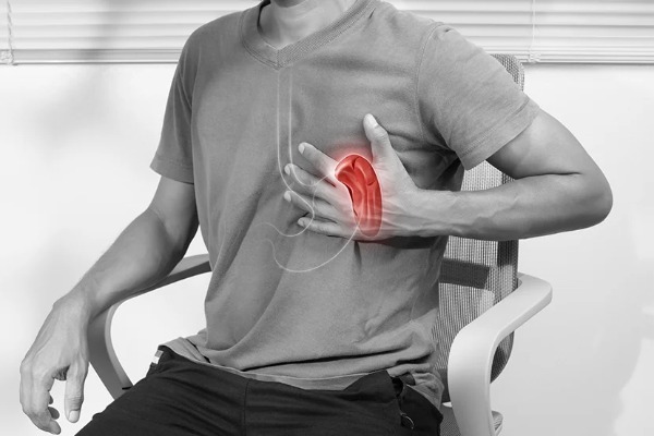 Gece Yemek Yemek Reflüyü Artırır mı? Nedenleri, Belirti